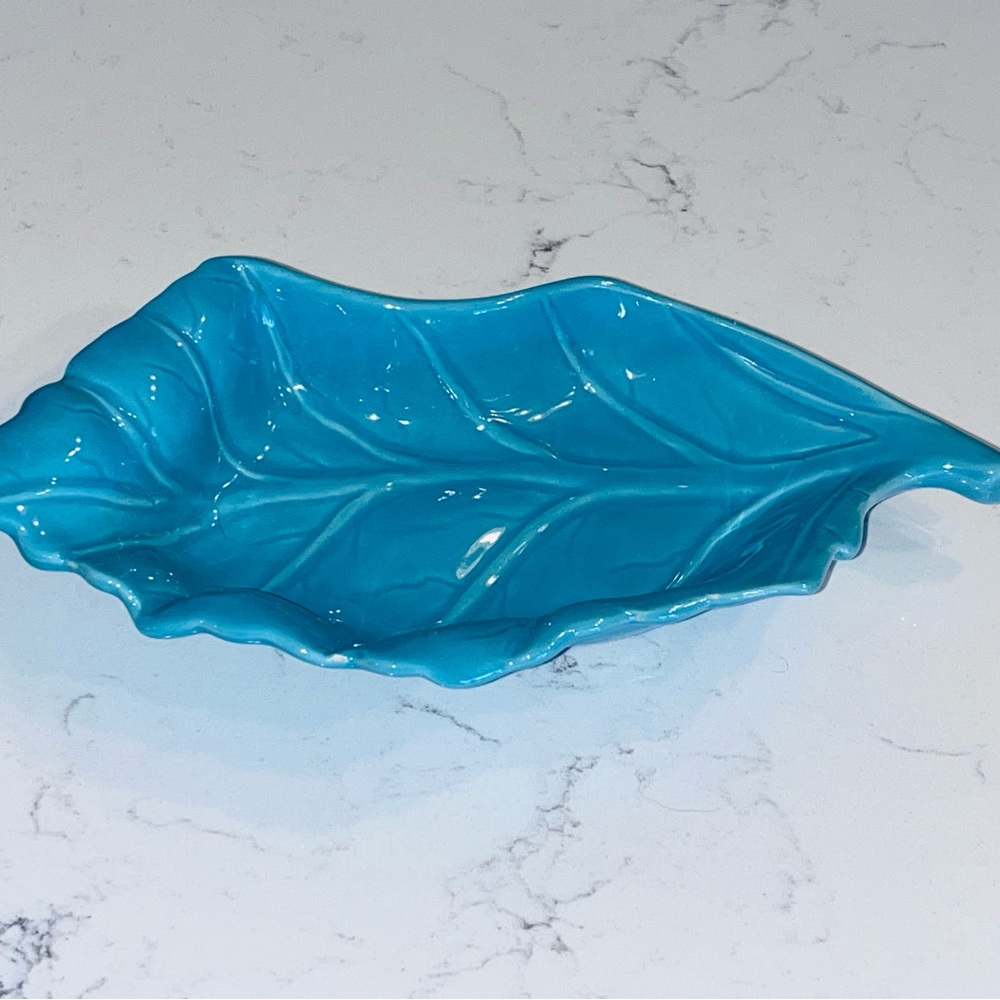 vintage leaf-shaped ceramic dish by Hoeing of California Candy dish trinket bowl